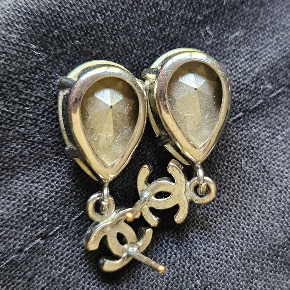 CHANEL Silver Crystal Teardrop Earrings 💎 - Picture 2 of 4